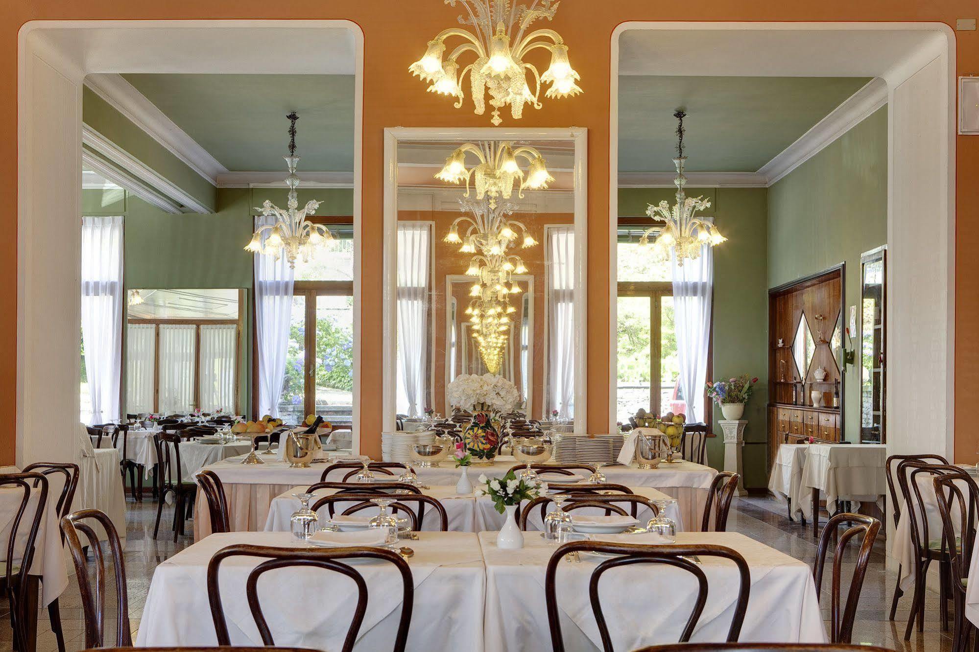Hotel Beau Rivage Бавено Екстериор снимка
